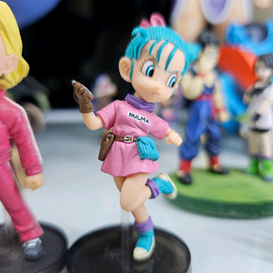 드래곤볼 월콜 부르마 피규어 팝니다.