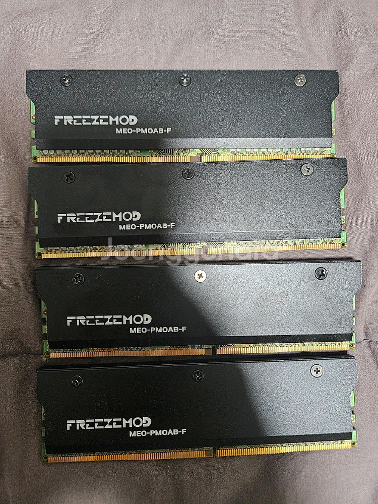 방열판 달린 삼성ddr4 16gb 3200mhz팝니다--0