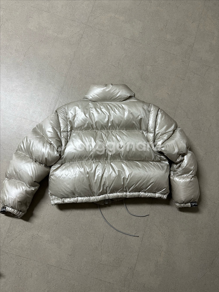 헤리티지플로스 패딩 21fw 크림색상--4