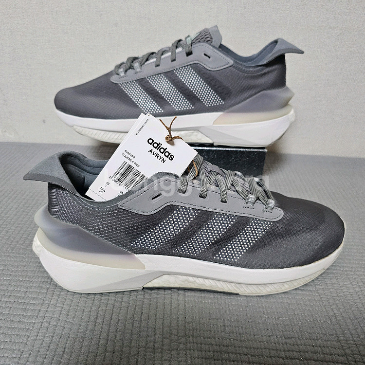 아디다스 부스트 런닝화 AVRYN--0