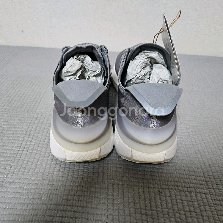 아디다스 부스트 런닝화 AVRYN--4