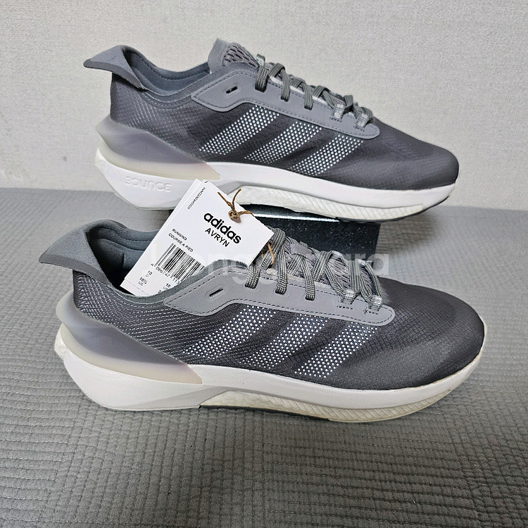 아디다스 부스트 런닝화 AVRYN--2