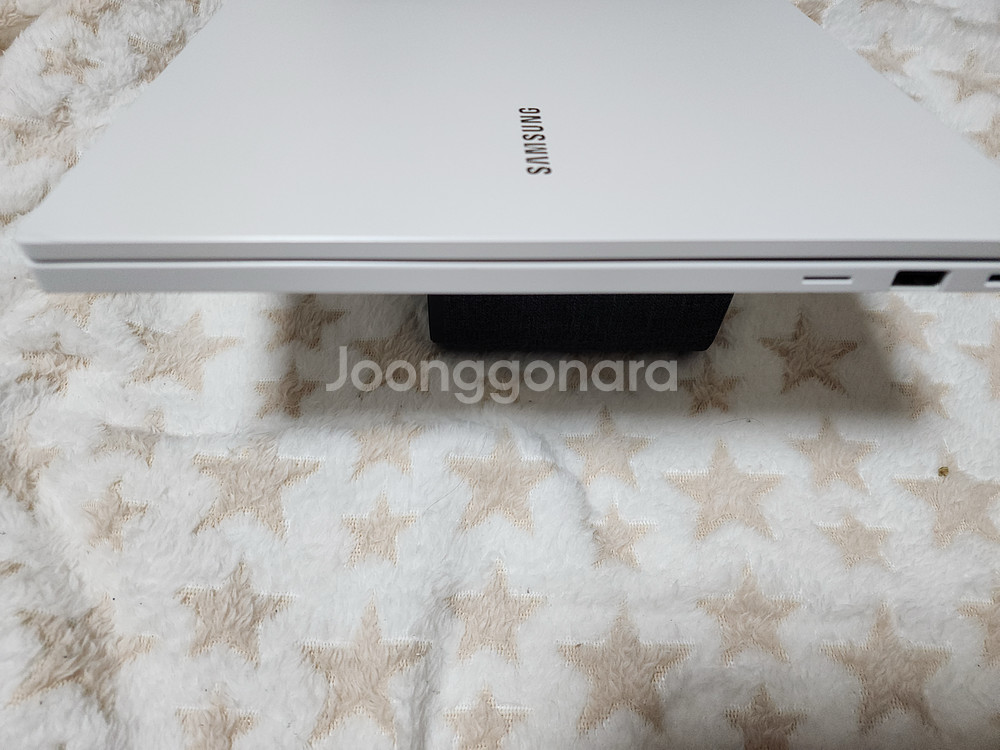 삼성노트북 NT550XDA. CPU celeron 6305. SSD250G--0