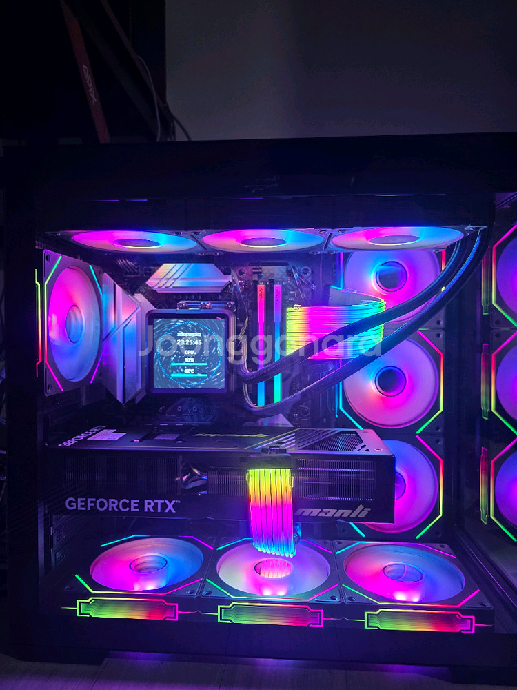 라이젠7 9800X3D RTX5070TI 본체 팝니다--2