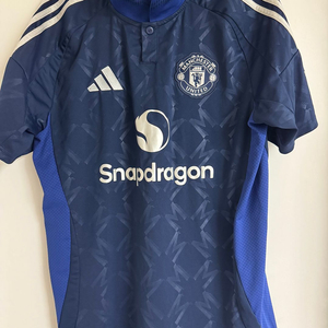 맨유 24/25 어웨이 유니폼 2XL 노마킹 판매합니다.