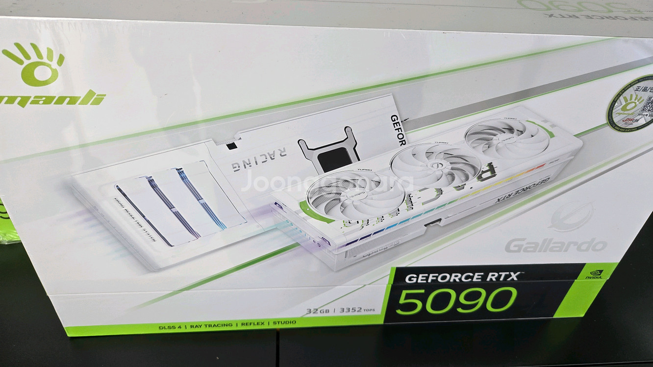 만리 RTX 5090 갈라도 화이트--0