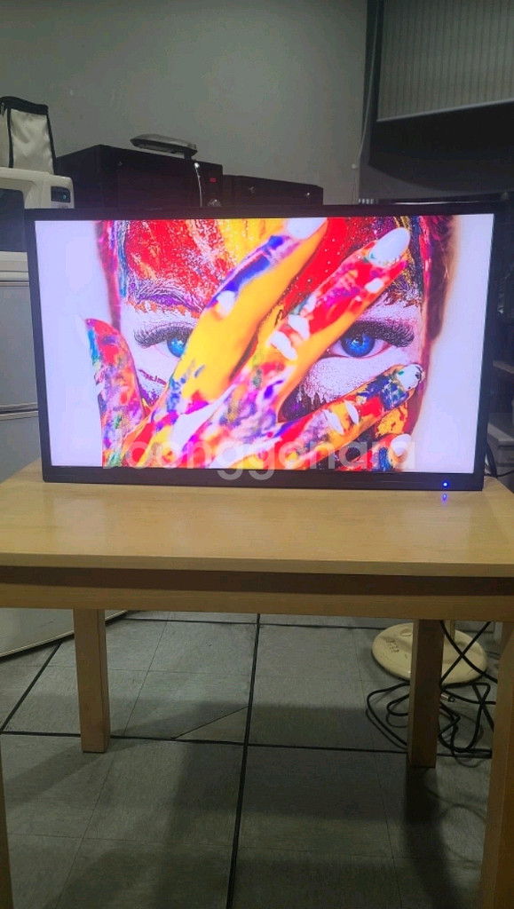 32인치 75Hz Qhd모니터 게임가능--2