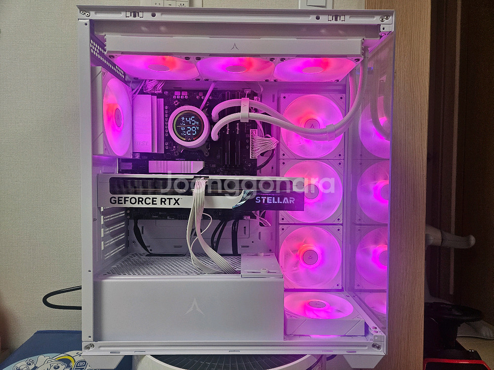 (새재품)9800x3d, 5070, B850M, 32기가 고사양 화이트 게이밍 본체--1