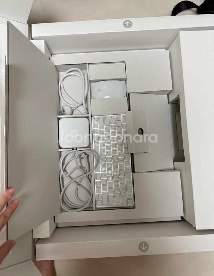 Apple 2021 아이맥 24 M1 실버형--1