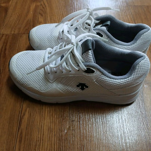 여성 데상트운동화 240 이미지