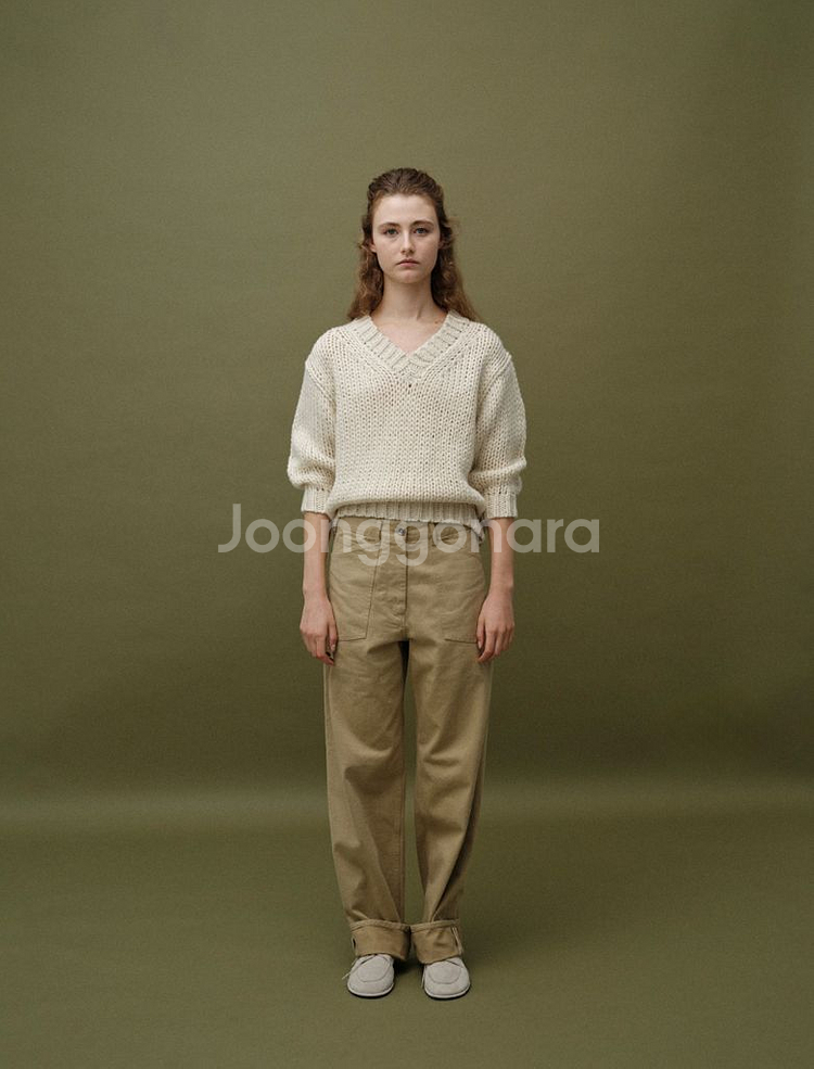 낫띵리튼 Wide v-neck sweater (Ivory)--1