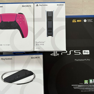 PS5 Pro + 듀얼센스 + 받침대 + 충전거치대