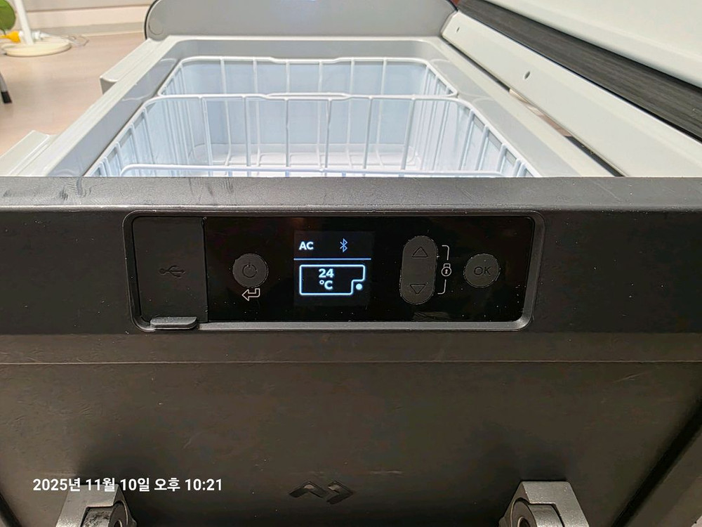 차량용, 캠핑 냉장고, 도메틱 CFX3-55 wifi, 55리터 이미지