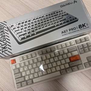 다얼유 A87 PRO 8K 팝니다.