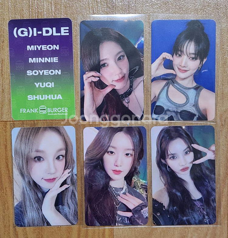 윤두준 사인 포카+ 아이들 포카 판매합니다.--2