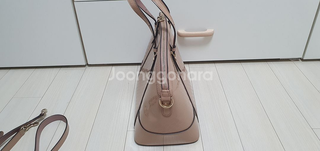 구찌 마이크로구찌시마 페이턴트 니스 돔 사첼 백 판매--2