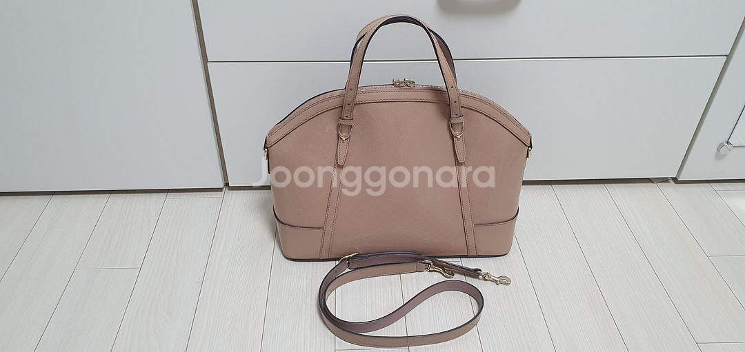 구찌 마이크로구찌시마 페이턴트 니스 돔 사첼 백 판매--3