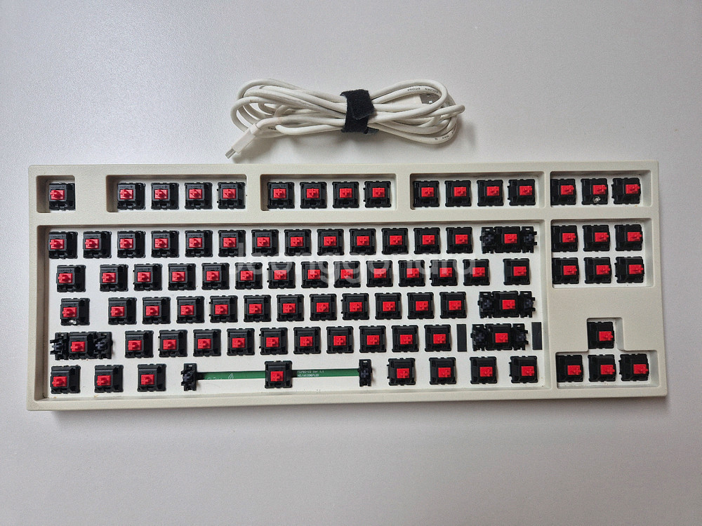 레오폴드 fc750r pd 적축 본체--0