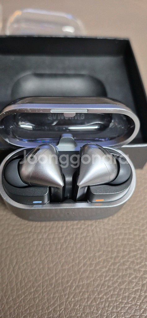 삼성 갤럭시 버즈3 프로 실버--4