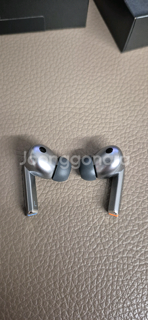 삼성 갤럭시 버즈3 프로 실버--6