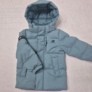 뉴발란스키즈 110사이즈 패딩(오리털)