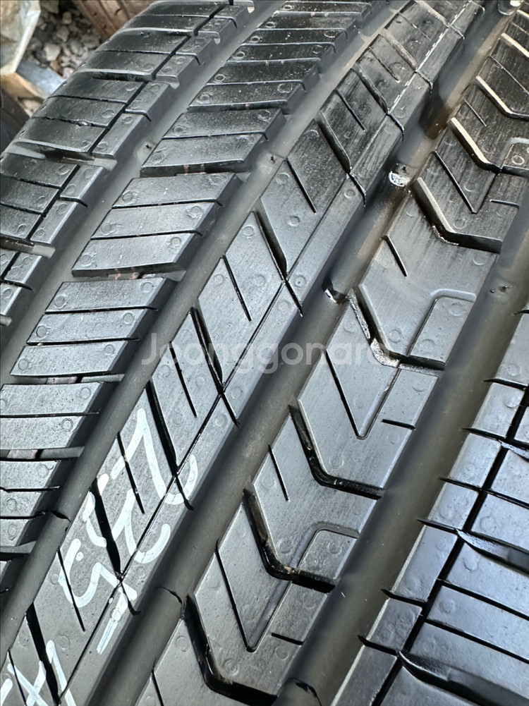 235 45 18금호중고타이어2개2354518--1