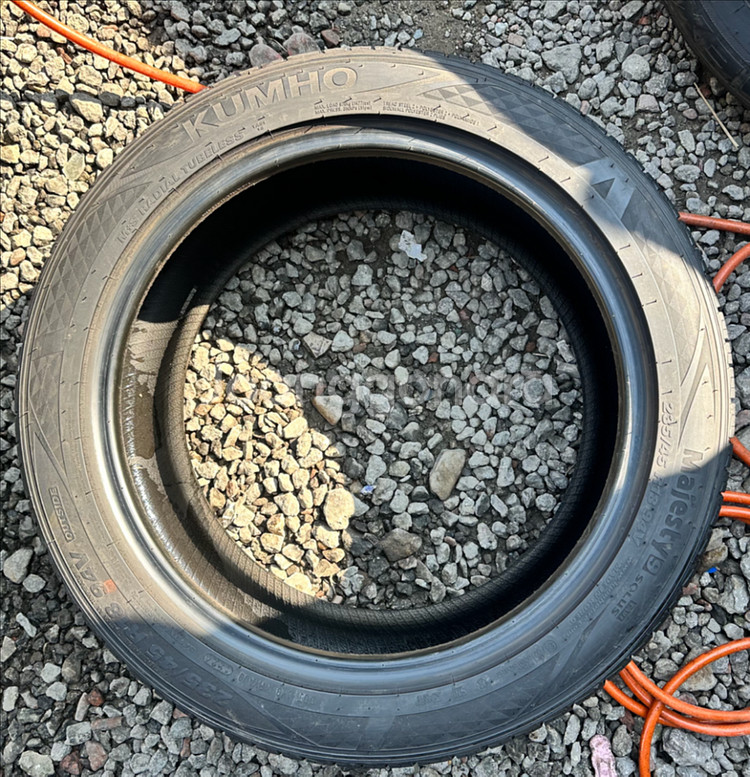 235 45 18금호중고타이어2개2354518--2
