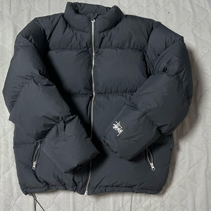 스투시 다운 퍼퍼 나일론블랙