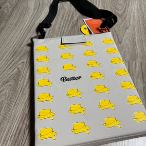 시디즈 방탄소년단 버터 (Butter) 콜라보 휴대용의자
