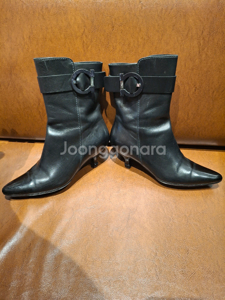 [페라가모]여성 레더 블랙 앵클부츠 5 1/2D(밑창,굽 수선완료)--6