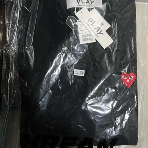 [새상품/XL] 꼼데가르송 레드 하트 반팔 티셔츠 블랙