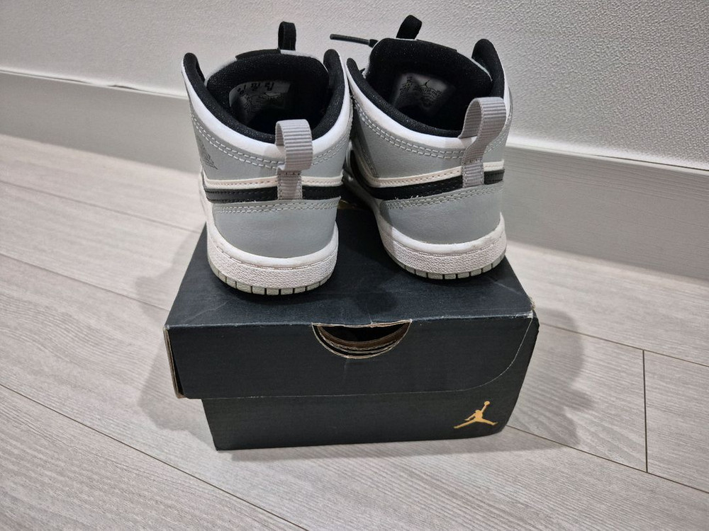 조던1 미드 라이트 스모크 그레이 td 9C 150--2