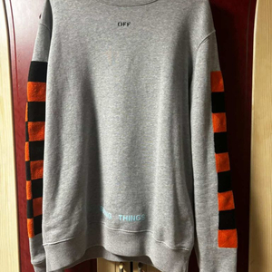 오프화이트 스웻셔츠
