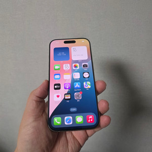 아이폰16프로 네츄럴 티타늄 256기가 SS급 팝니다