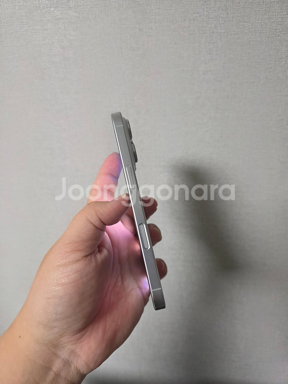 아이폰16프로 화이트 티타늄 512기가 SS급 팝니다--2