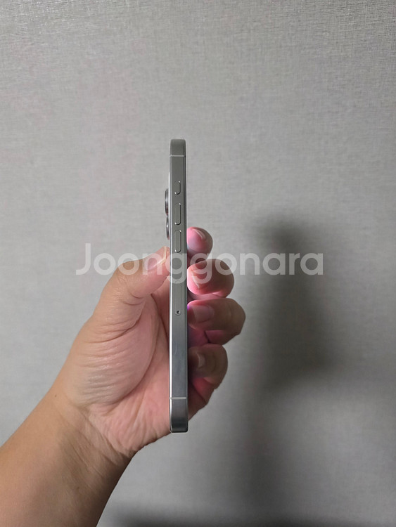 아이폰16프로 화이트 티타늄 512기가 SS급 팝니다--3