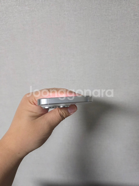 아이폰16프로 화이트 티타늄 512기가 SS급 팝니다--4