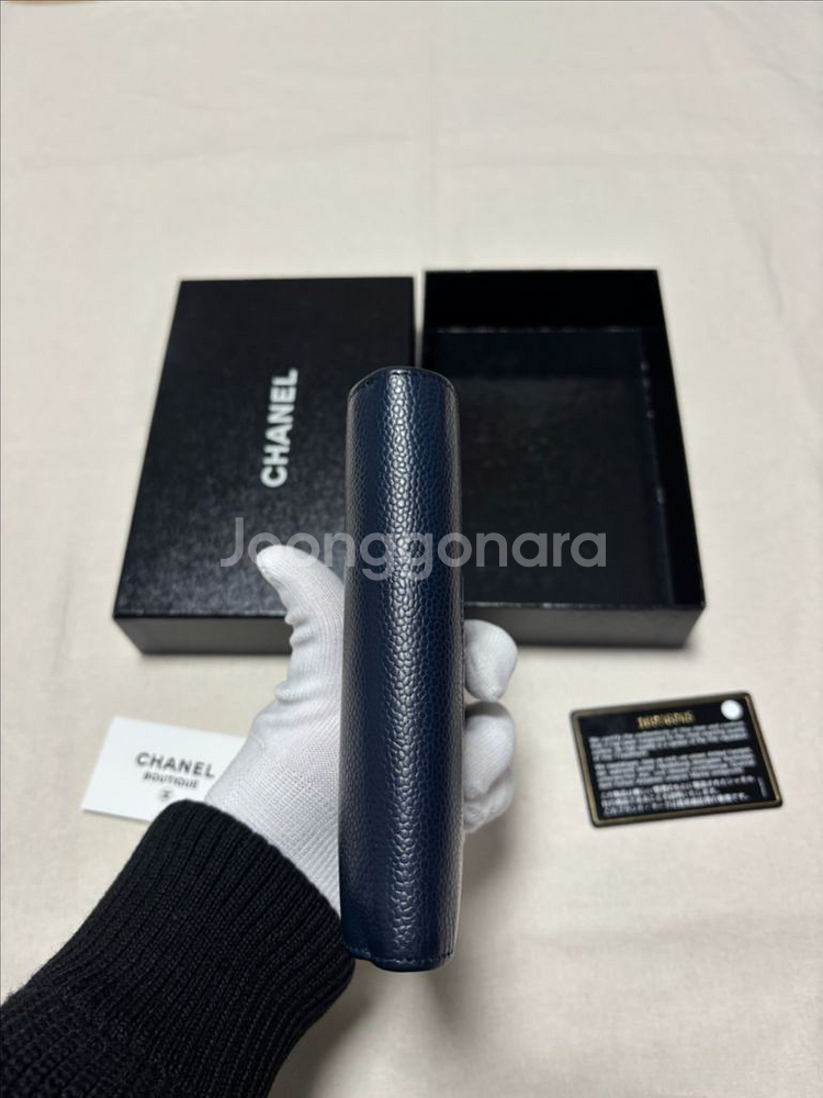 샤넬 네이비 카프스킨 캐비어 마크 장지갑--5