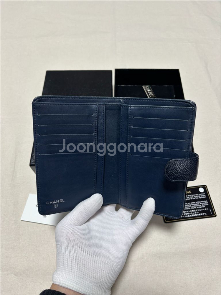 샤넬 네이비 카프스킨 캐비어 마크 장지갑--6
