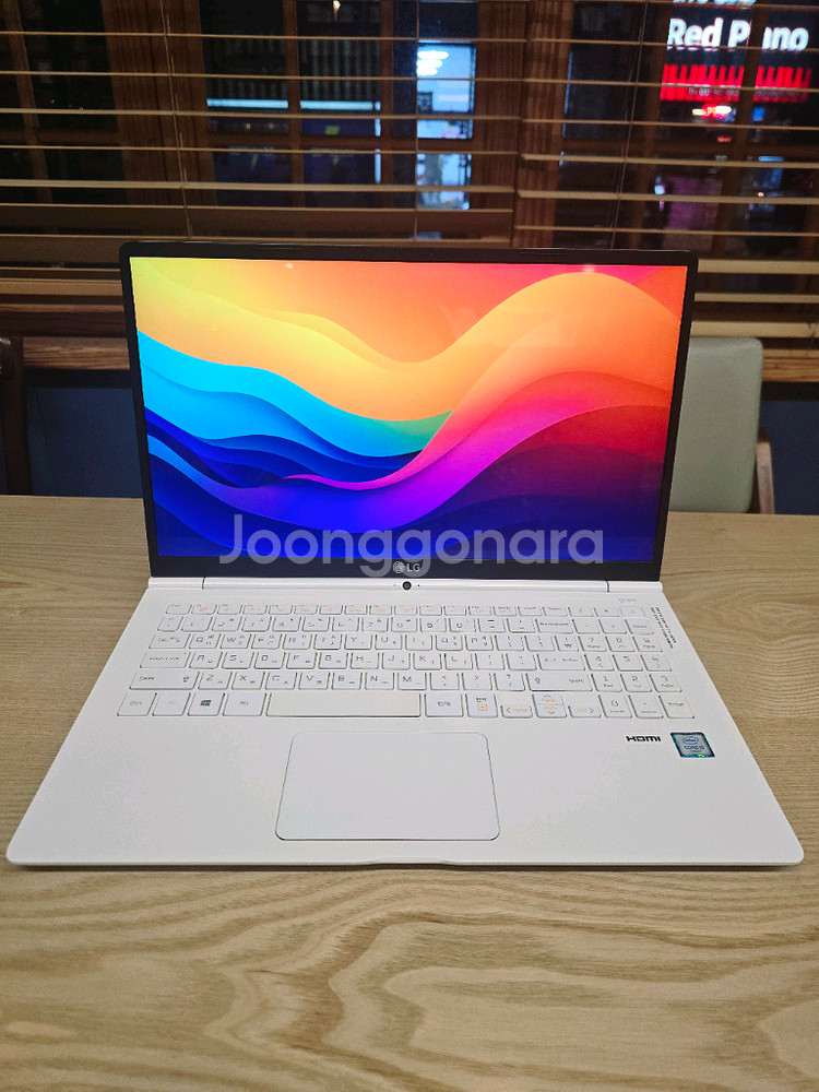 15인치 화이트 LG 그램 초경량 노트북(외관A급,8GB,256GB)--0