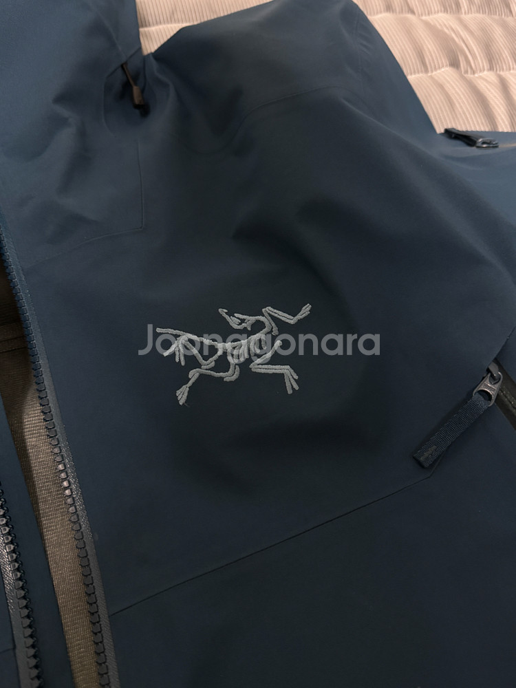 아크테릭스 FW21 세이버AR M사이즈--1