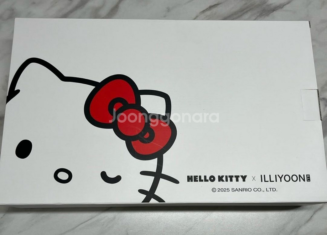 일리윤 키티 콜라보 피크닉 폴딩테이블박스--1