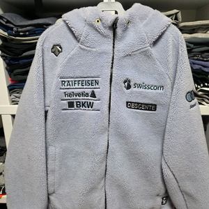 데상트 후리스 100