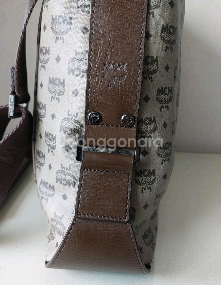 MCM 남성 크로스백--9