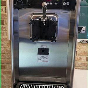 중고 아이스트로 소프트아이스크림기계 ssi300t판매