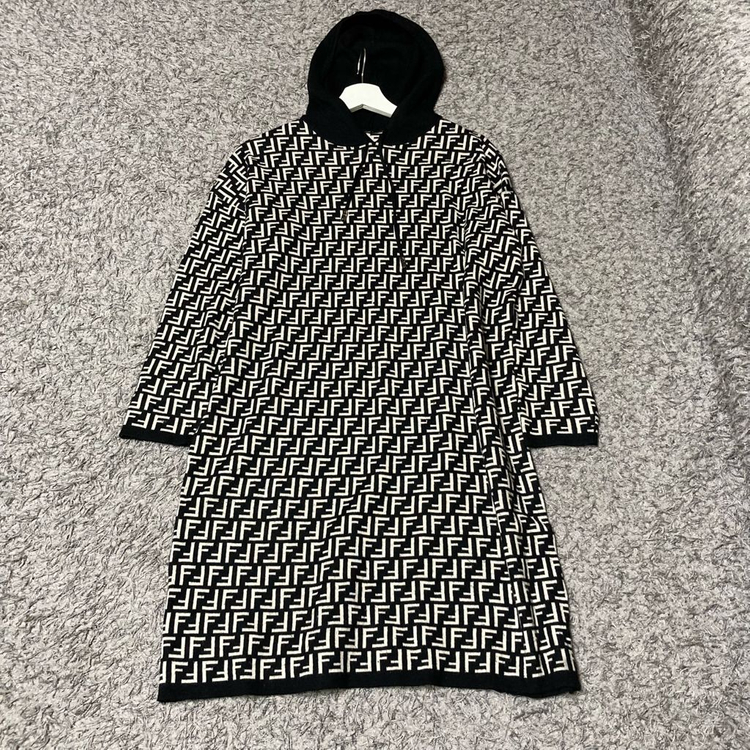 로고플레이 후드 니트 원피스--0