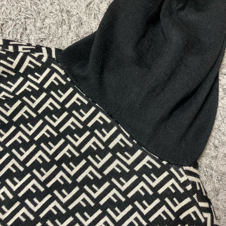 로고플레이 후드 니트 원피스--3