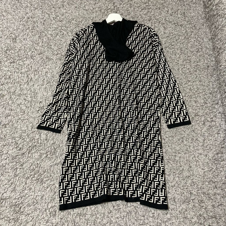 로고플레이 후드 니트 원피스--1