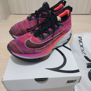 나코탭 나이키 에어줌 알파플라이 넥스트 + 런닝화 하나 더