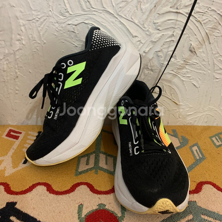 235 뉴발란스 퓨어셀 SC 트레이너 V3 런닝화--1